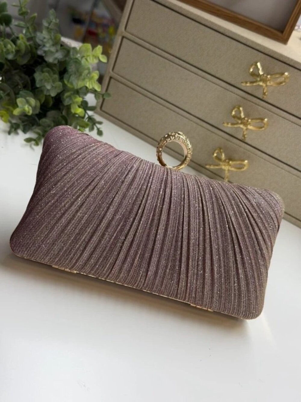 Elegant Glitter Pleated Ring-Clasp Clutch in Dusty Rose